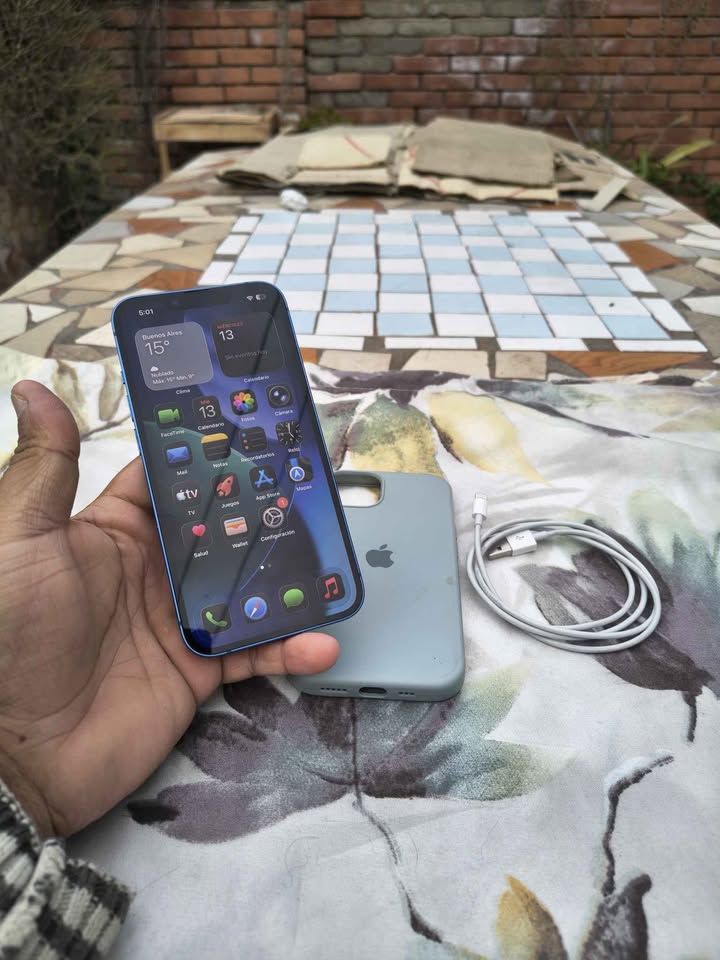 iPhone 13