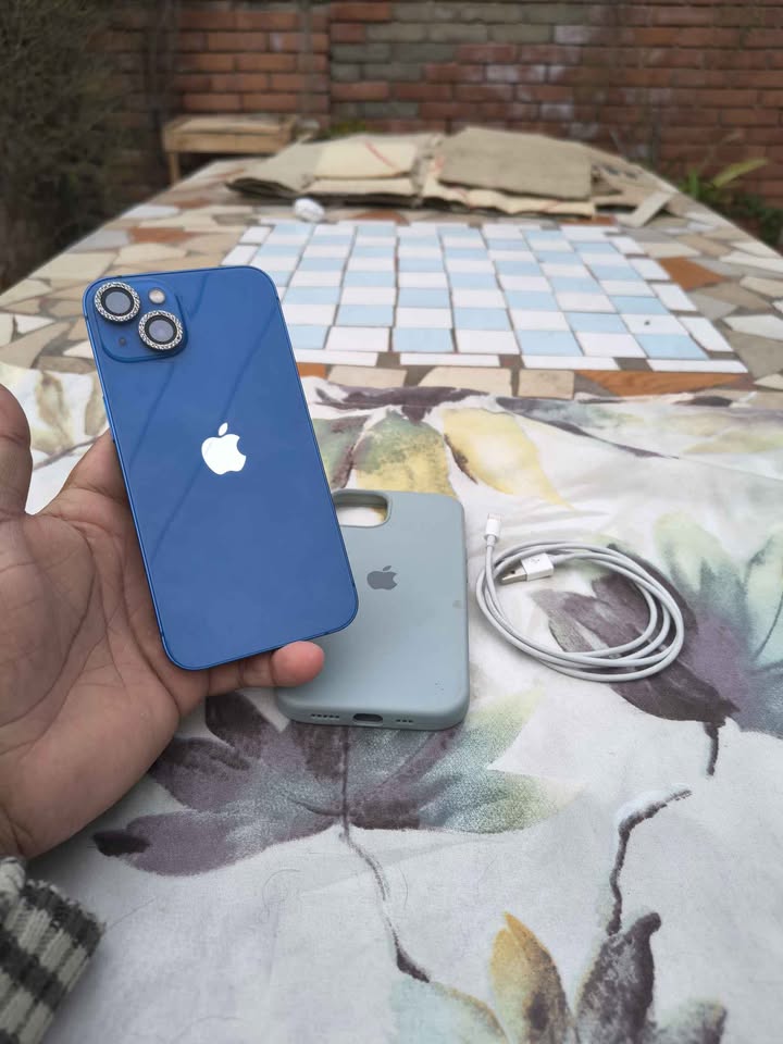 iPhone 13