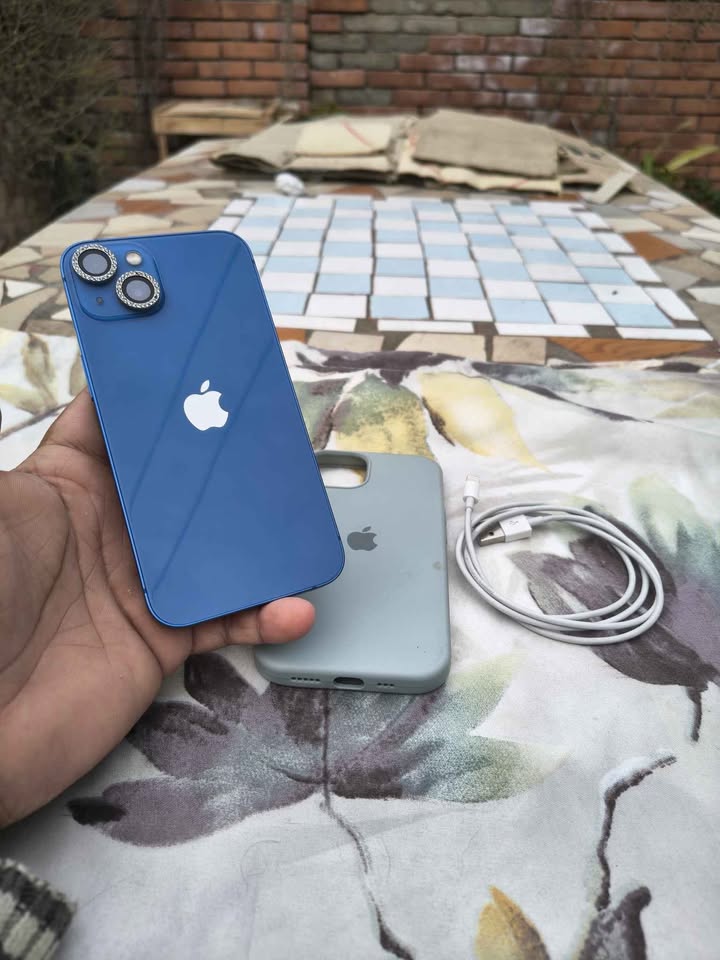 iPhone 13