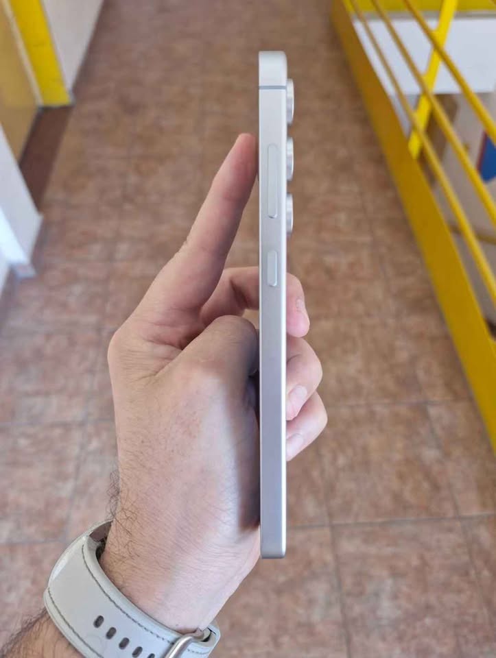 Samsumg S24 Fe 256Gb/8 De Ram Libre de fabrica impecable Estado Como Nuevo!!