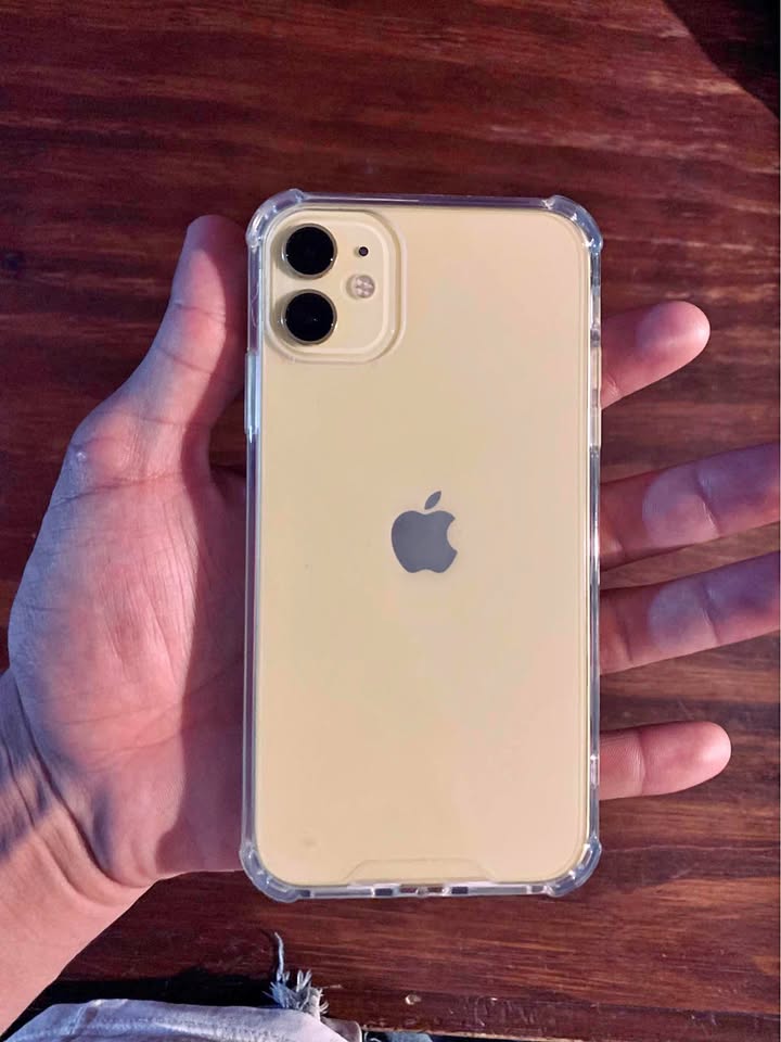 •Solo vendo, iPhone 11 •Batería original: 🔋 •128GB de memoria. •Libre de iCloud y empresa.