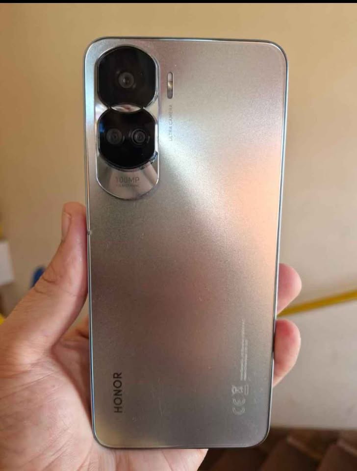 Honor 90 Lite 256Gb 8+5 De Ram. Con NFC. Libre de fabrica! Impecable estado!