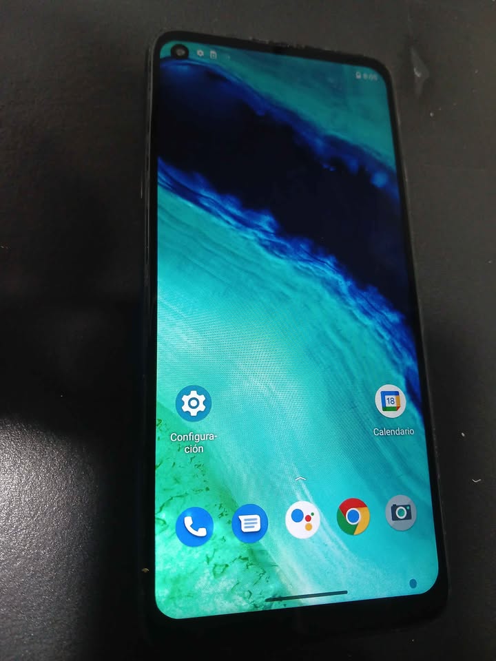Motorola g8 📱64 gb 👌 Libre con detalle en la foto ! Funciona perfecramente ! Se retira por paterna