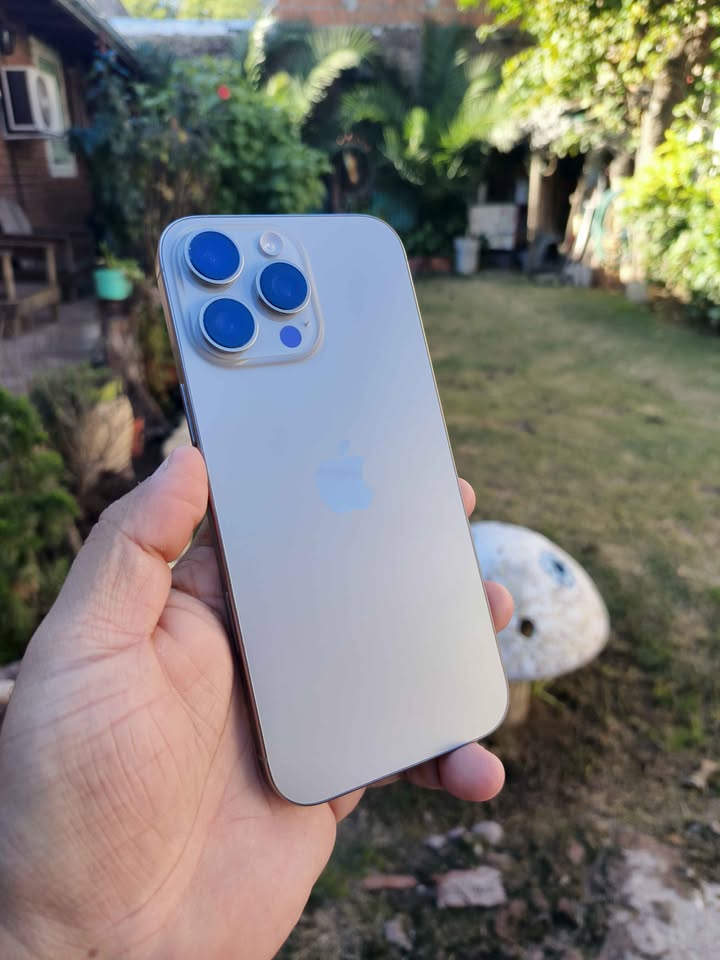 iPhone 16 Pro Max