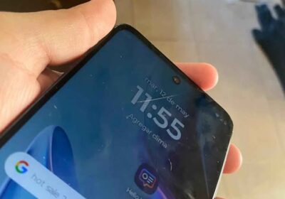 Vendo a permuto por Samsung Motorola e15 tiene una pequeña trizadura pero no le afecta en nada