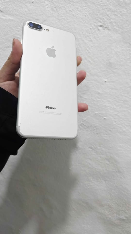 IPhone 7 Plus 32GB Y 100% Bateria con detalle NO PERMUTO LIBRE