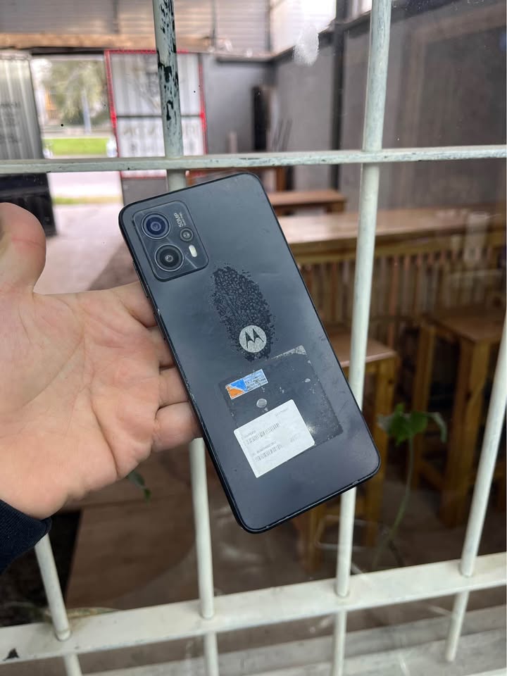 Vendo moto G13 muy buen estado