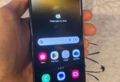 Samsung s22 📲 Libre 📶 Detalle en la tapa No afecta en nada funcionando perfecto ‼️