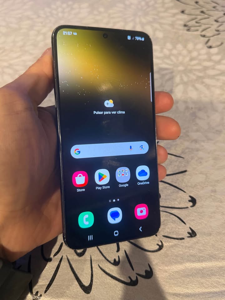 Samsung s22 📲 Libre 📶 Detalle en la tapa No afecta en nada funcionando perfecto ‼️