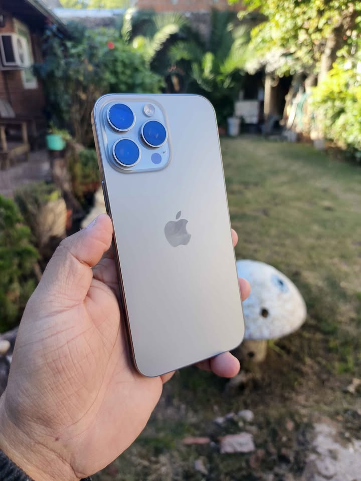 iPhone 16 Pro Max