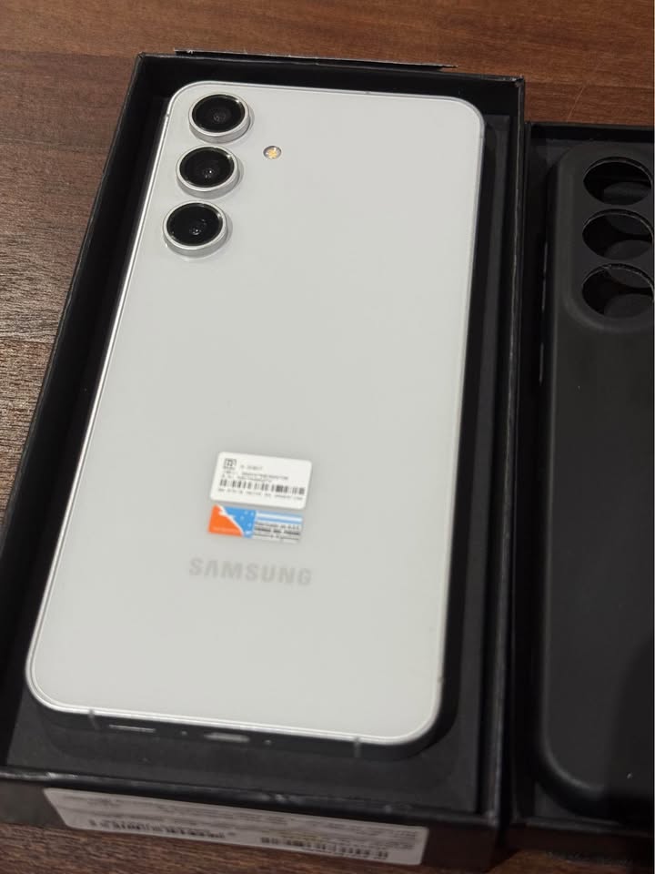 SAMSUNG S24 FE 256GB