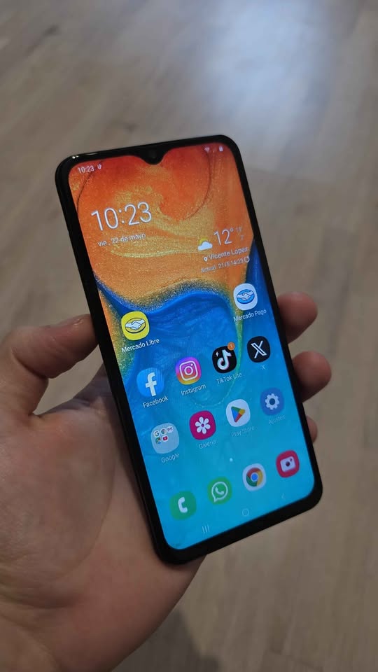 SAMSUNG GALAXY A30 LIBRE 32GB 3GB RAM ANDROID 10 EN BUENAS CONDICIONES