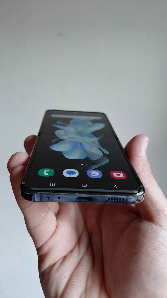 Vendo Samsung Z flip 4 libre 256gb 8ram Impecable , No permuto