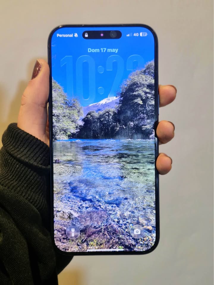 Vendo iPhone 17 pro Max 256GB . Acepto iPhone menor y diferencia.