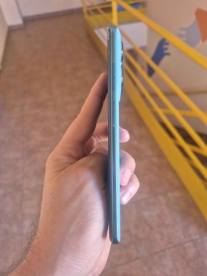 Motorla Edge 60 Fusion a Esim 256Gb/8 Impecable Estado Como Nuevo Sin Detalles