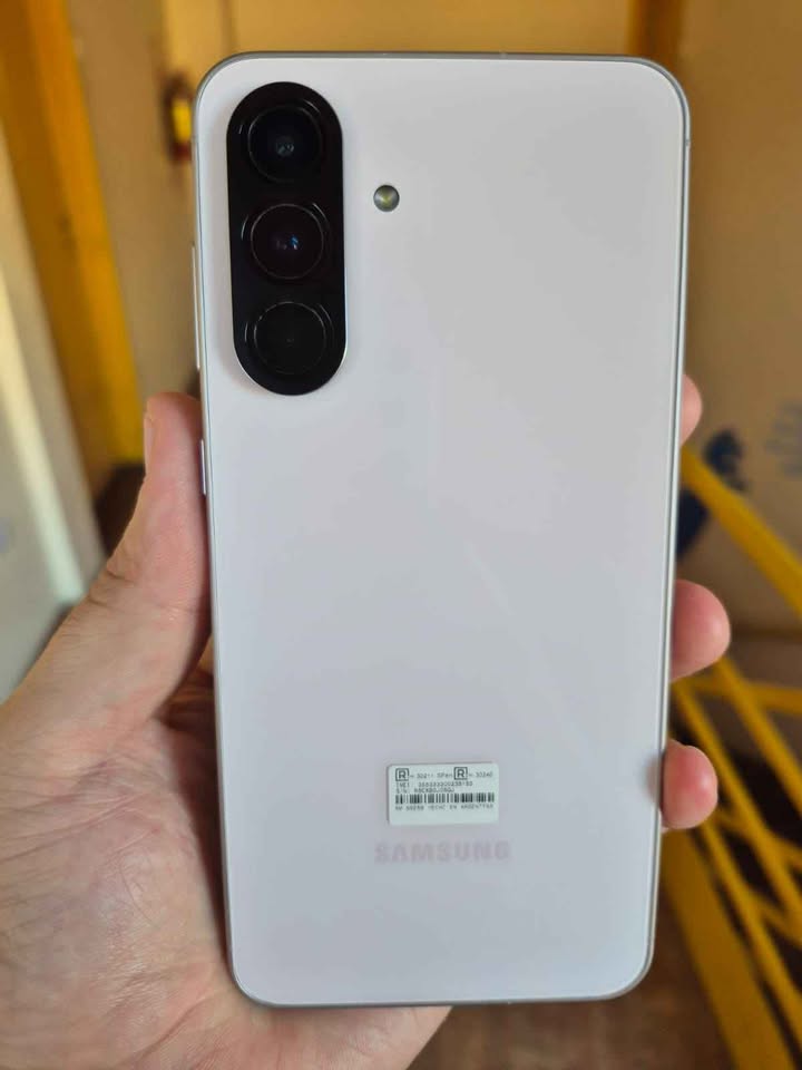 Samsung A56 256Gb y 8 De Ram. Libre de fabrica. Excelente estado!!!