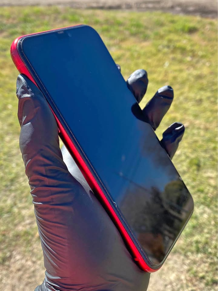 Vendo o permuto iPhone 11 sin detalles