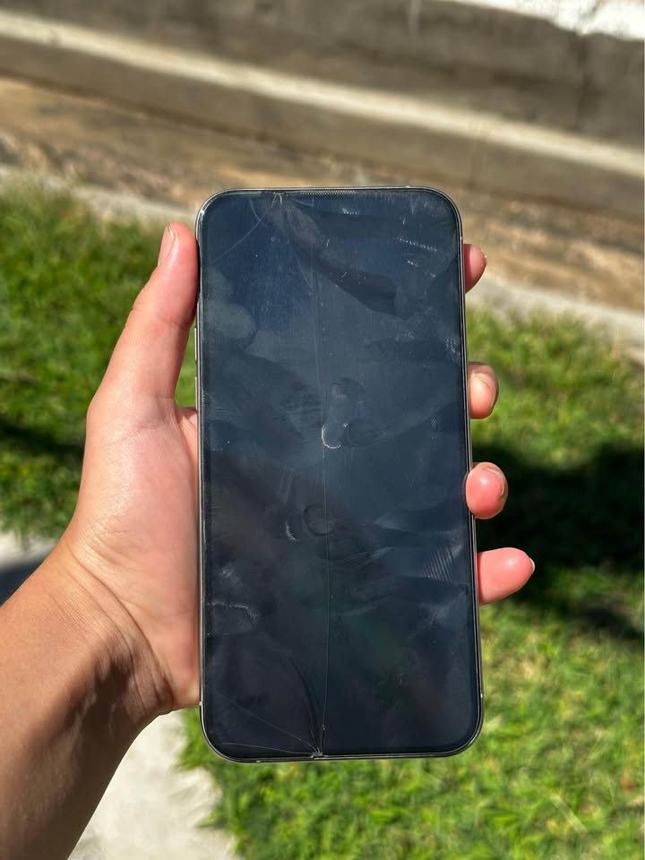 Vendo iPhone 15 pro Max 256gb 86% de batería