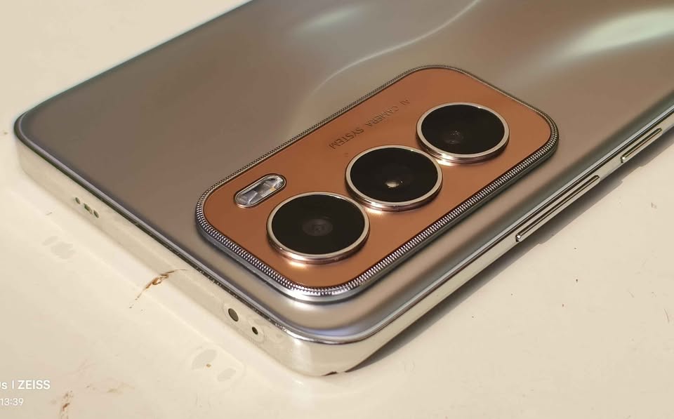 V o P “OPPO Reno 12 5G” 24/512GB