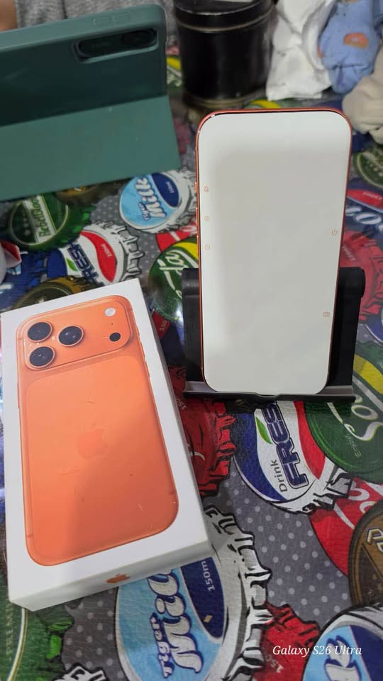 iPhone 17 Pro 256 completo en caja como nuevo, en garantía.