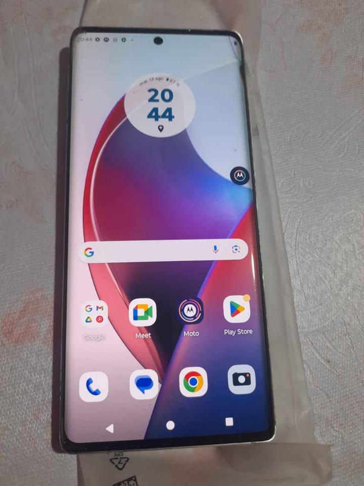 MOTOROLAS EDGE 30 ULTRA EDGE 40.