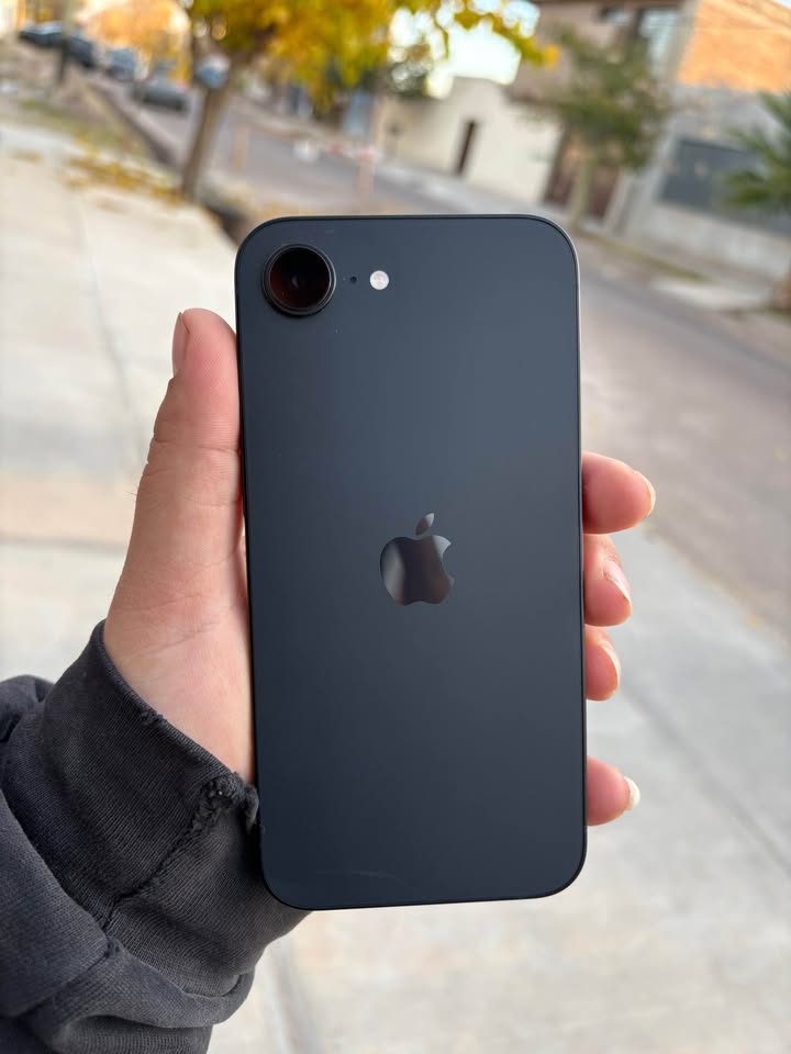 IPHONE 16e NUEVO IMPECABLE!!