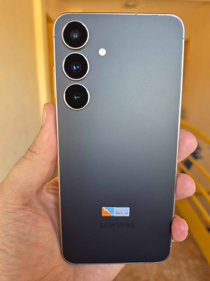 Samsung S25 Fe Dual Sim 512Gb/8 Libre de fabrica impecable Como Nuevo!!