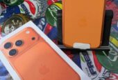 iPhone 17 Pro 256 completo en caja como nuevo, en garantía.