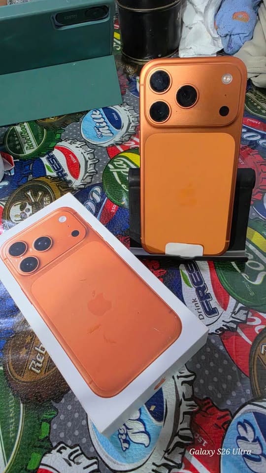 iPhone 17 Pro 256 completo en caja como nuevo, en garantía.
