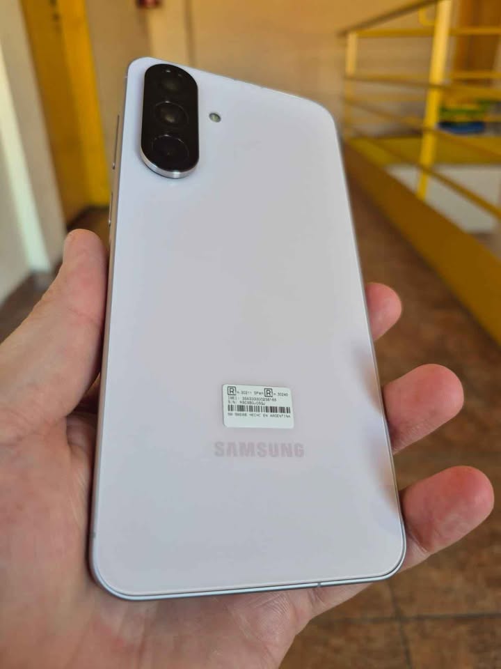 Samsung A56 256Gb y 8 De Ram. Libre de fabrica. Excelente estado!!!