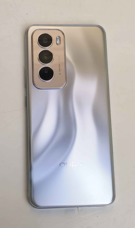 V o P “OPPO Reno 12 5G” 24/512GB