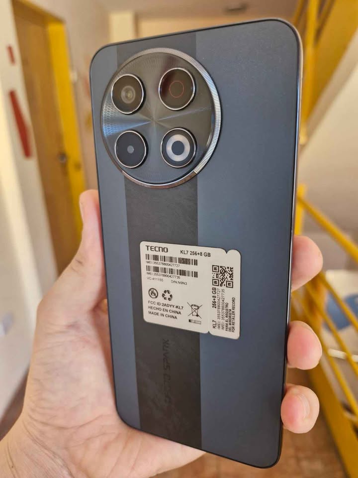 Tecno spark 30 pro 256Gb y 8+5 De Ram. Libre de fabrica. Excelente estado!!!