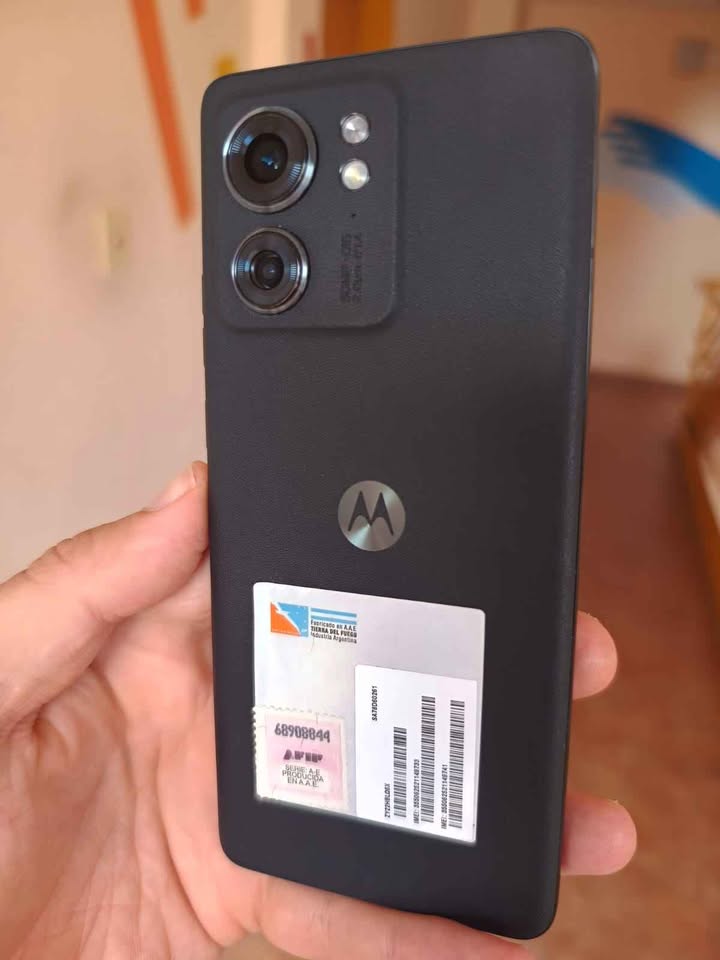 Motorola Edge 40 256Gb y 8 De Ram. Libre de fabrica.. Excelente estado!!!
