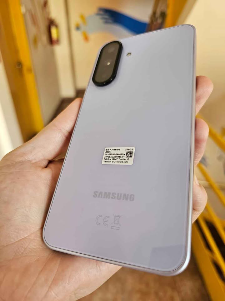 Samsung A36 5g 256Gb y 8 De Ram. Libre de fabrica. Excelente estado!