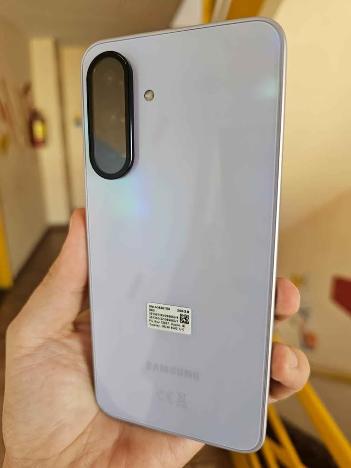 Samsung A36 5g 256Gb y 8 De Ram. Libre de fabrica. Excelente estado!