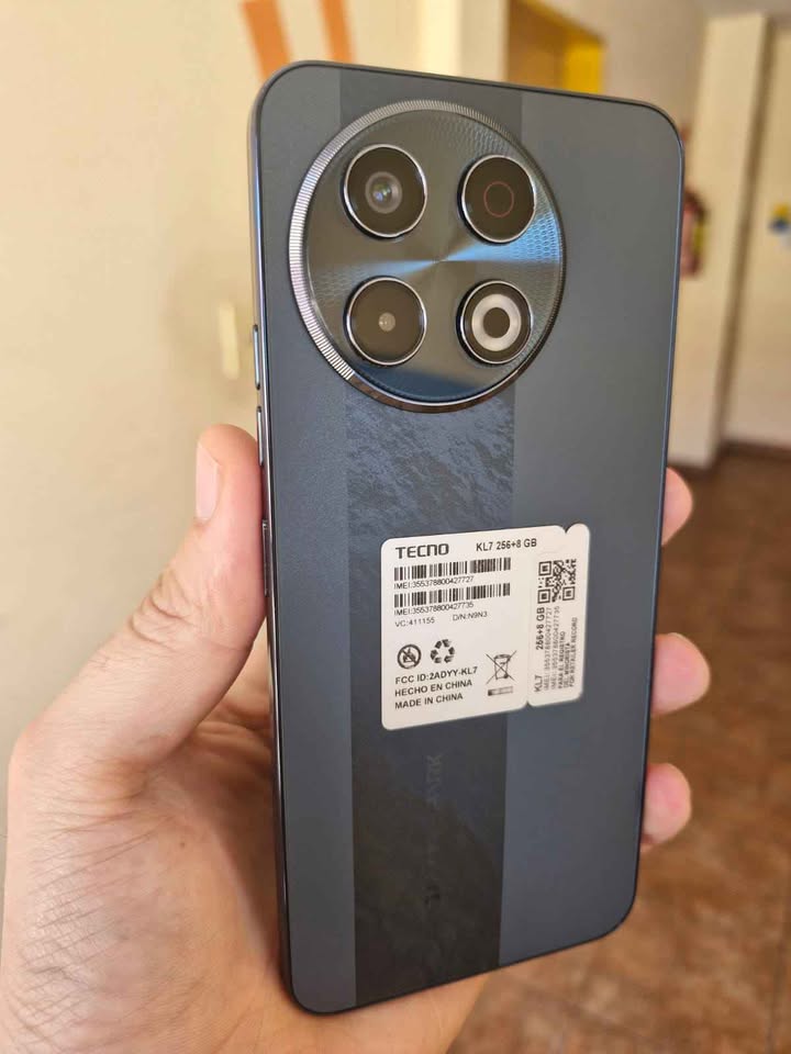 Tecno spark 30 pro 256Gb y 8+5 De Ram. Libre de fabrica. Excelente estado!!!