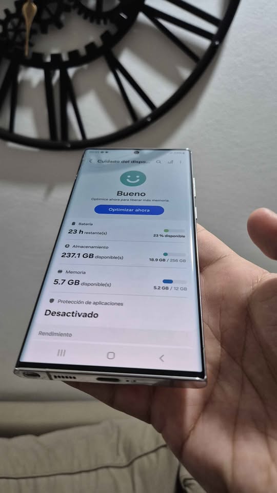 Vendo Samsung S22 ultra libre 256gb 12ram minimo detalle vidrio y tapa , NO PERMUTO