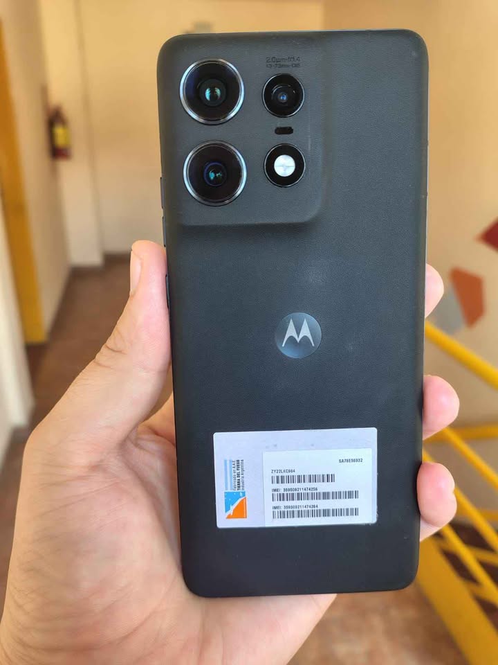 Motorola Edge 50 Pro 512Gb y 12 De Ram. Libre de fabrica. Impecable como Nuevo!!!