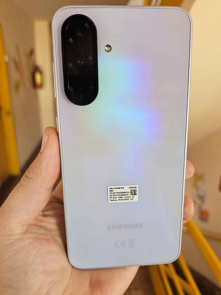 Samsung A36 5g 256Gb y 8 De Ram. Libre de fabrica. Excelente estado!