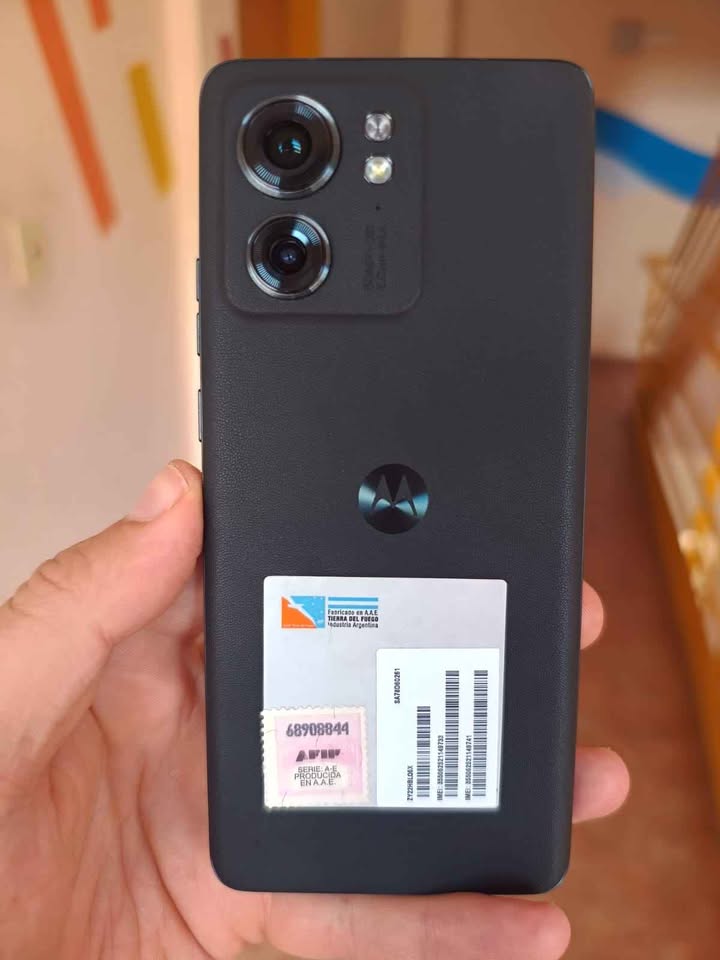 Motorola Edge 40 256Gb y 8 De Ram. Libre de fabrica.. Excelente estado!!!