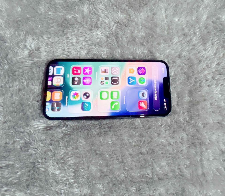 Vendo iPhone 13 en pesos