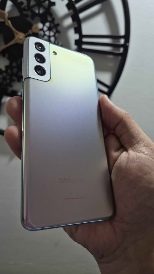 Vendo Samsung S21 plus 5G 128gb 8ram detalle manchita NO INFLUYE , NO PERMUTO