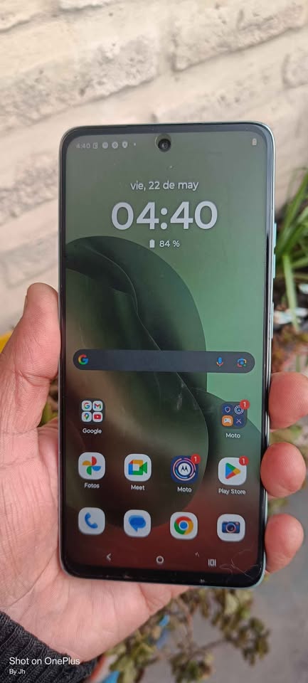 Liquido Moto G56 libre e-sim impecable