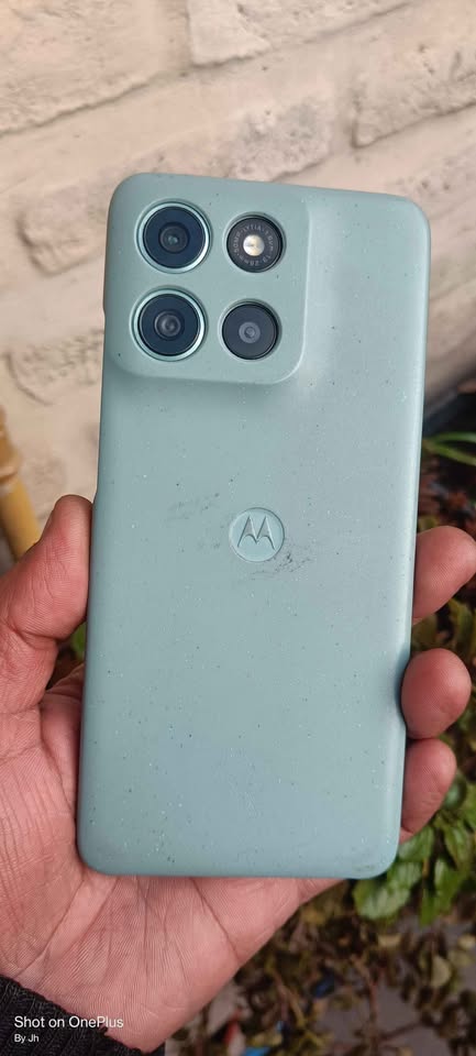 Liquido Moto G56 libre e-sim impecable