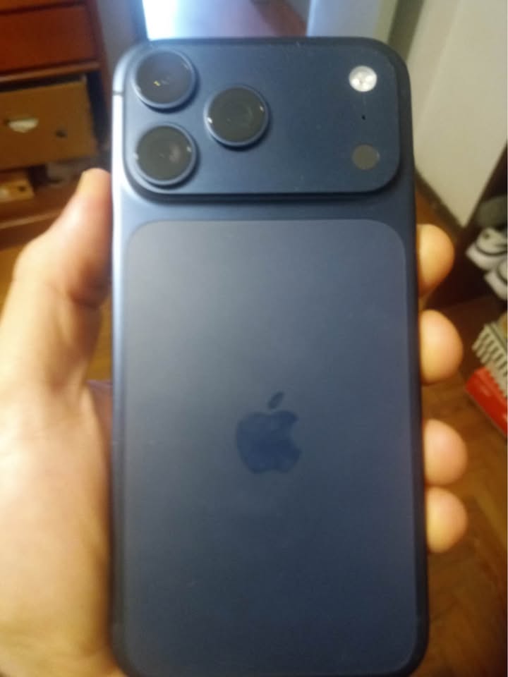 iPhone 17 Pro Max 256 completo en caja como nuevo, en garantía.