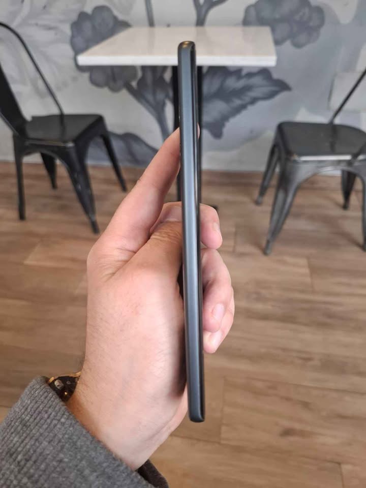 Moto G85 5G A ESIM 256Gb y 8 De Ram. Excelente estado sin detalles!!!