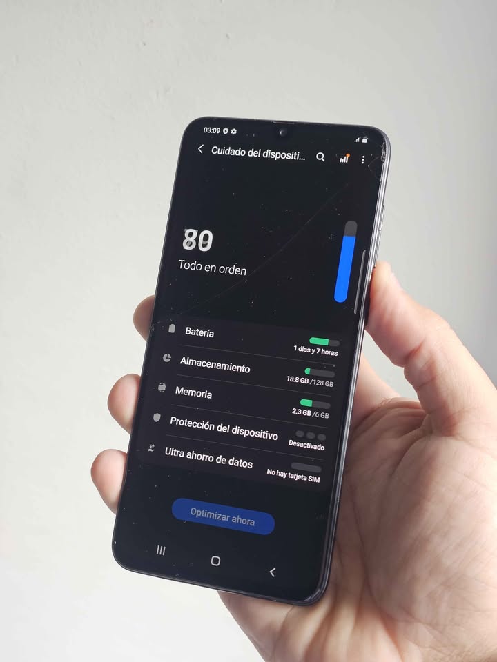 Vendo Samsung A70 libre 128gb 6ram huella nfc , MINIMO DETALLE VIDRIO , NO PERMUTO