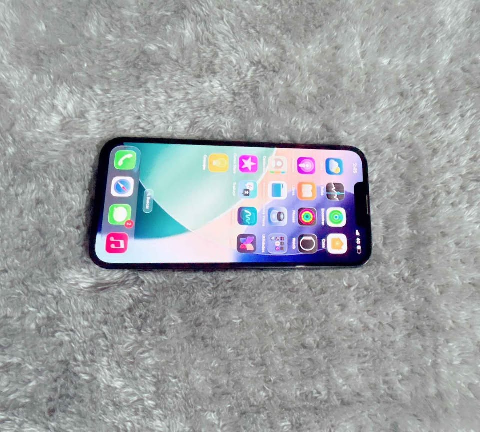 Vendo iPhone 13 en pesos