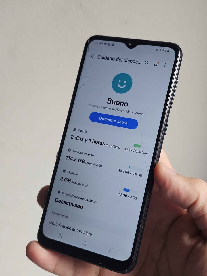 Vendo Samsung A04 libre 128gb 4ram minimo detalle vidrio , NO PERMUTO