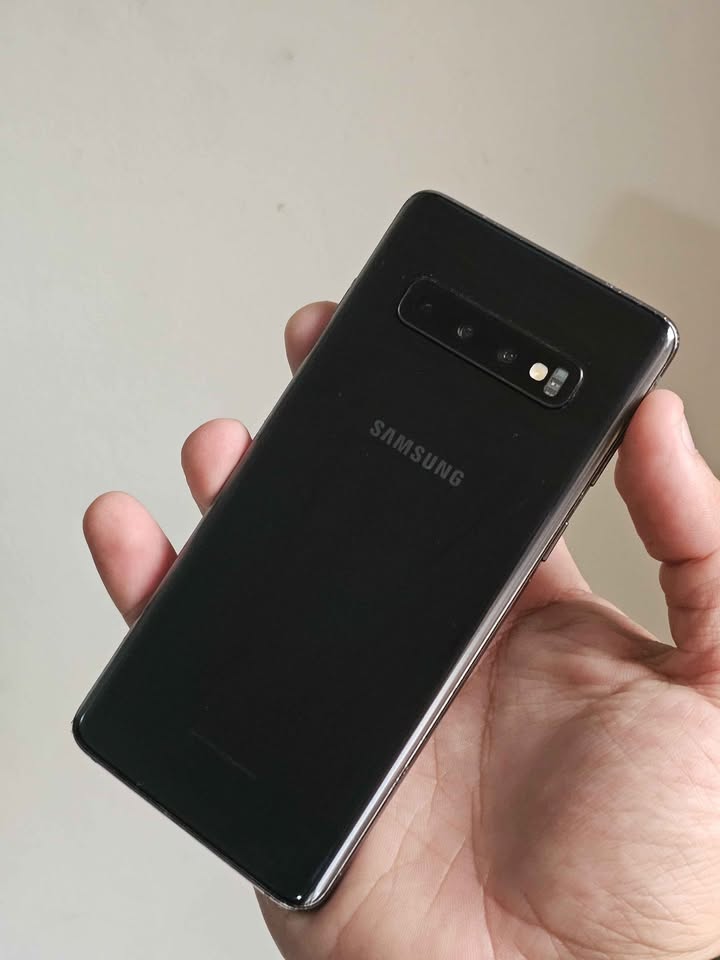 Vendo Samsung S10 libre 512gb 8ram ,IMPECABLE , NO PERMUTO
